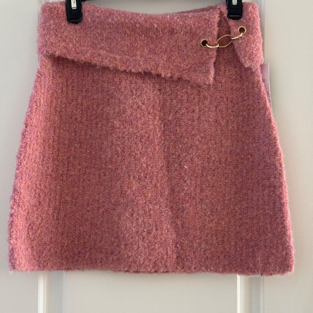 Wild Fable Pink Textured Mini Skirt With Gold Safety Pin Detail Size M